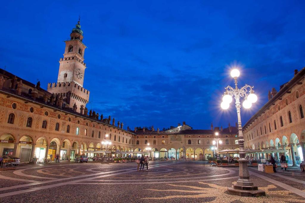Výhľad na mesto Vigevano alebo výhľad na mesto priamo z hotela