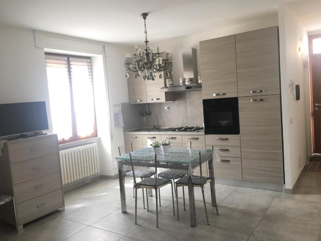 A kitchen or kitchenette at Casa Leo