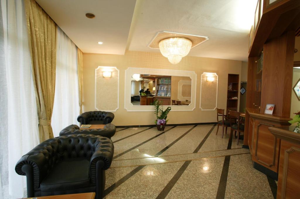 Posezení v ubytování Hotel Alexander