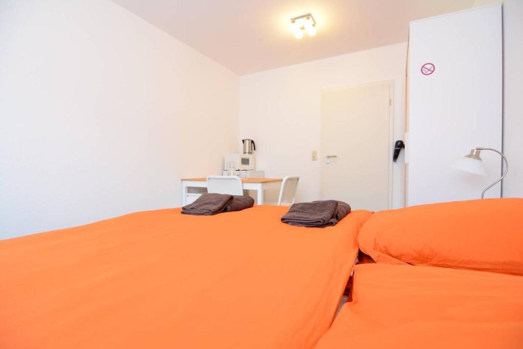 Postel nebo postele na pokoji v ubytování Private rooms next to subway