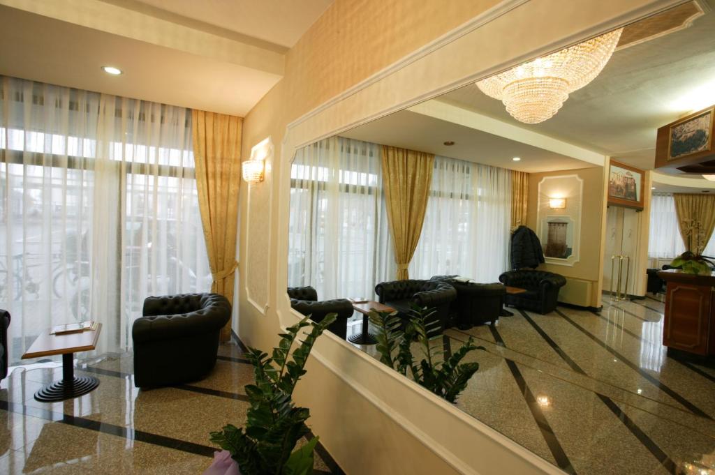 Posezení v ubytování Hotel Alexander