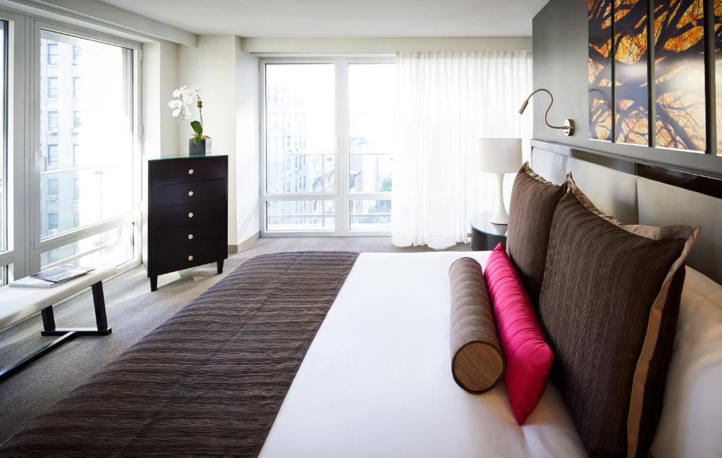 Cama ou camas em um quarto em Royalton Park Avenue