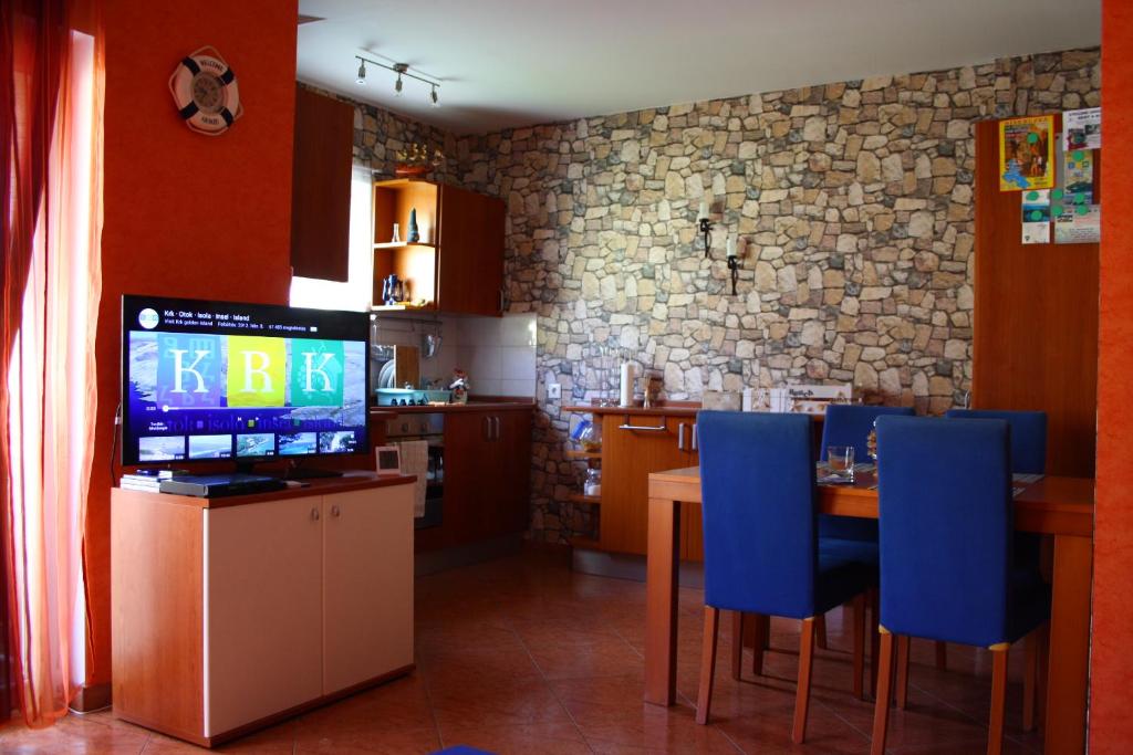 Zdjęcie z galerii obiektu Barbi Apartman KRK w mieście Čižići