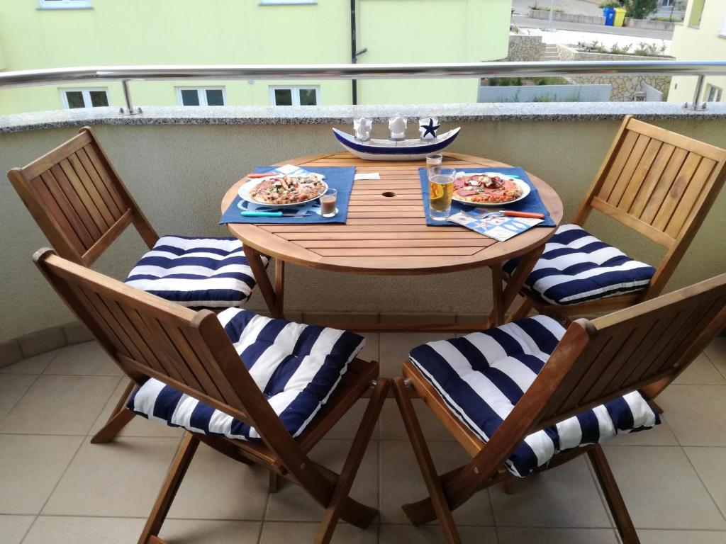 Zdjęcie z galerii obiektu Barbi Apartman KRK w mieście Čižići