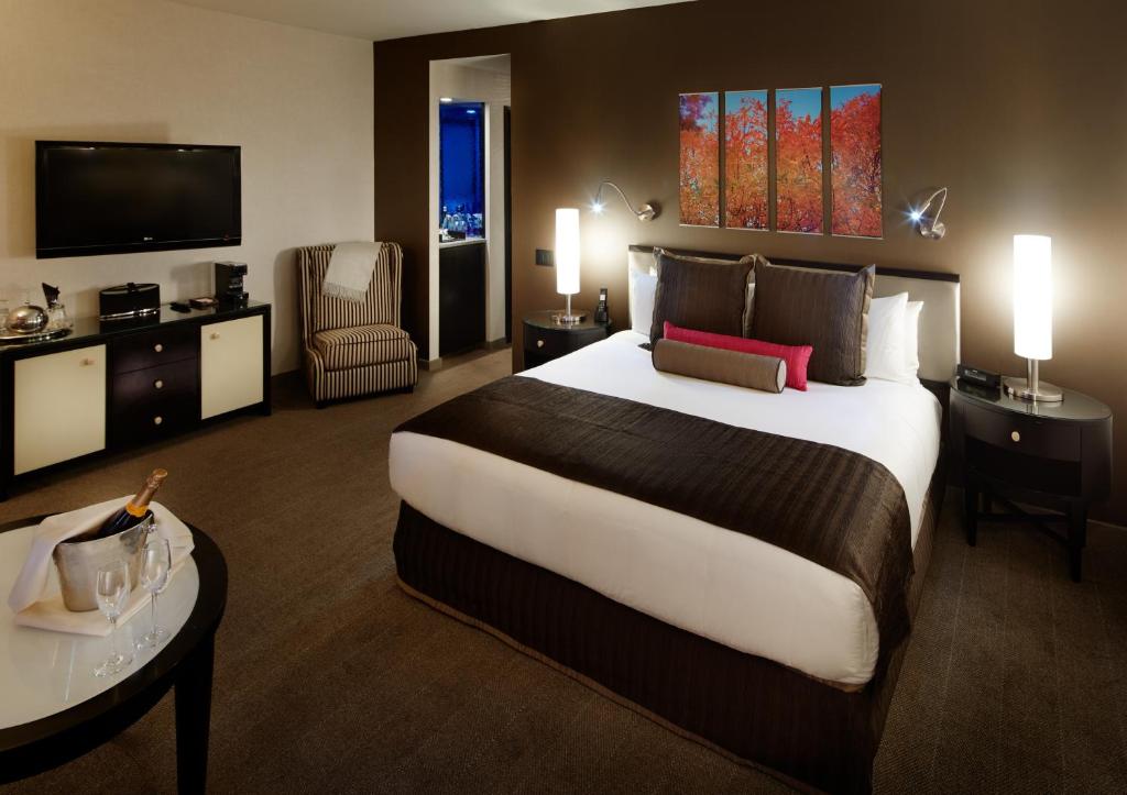 Cama ou camas em um quarto em Royalton Park Avenue