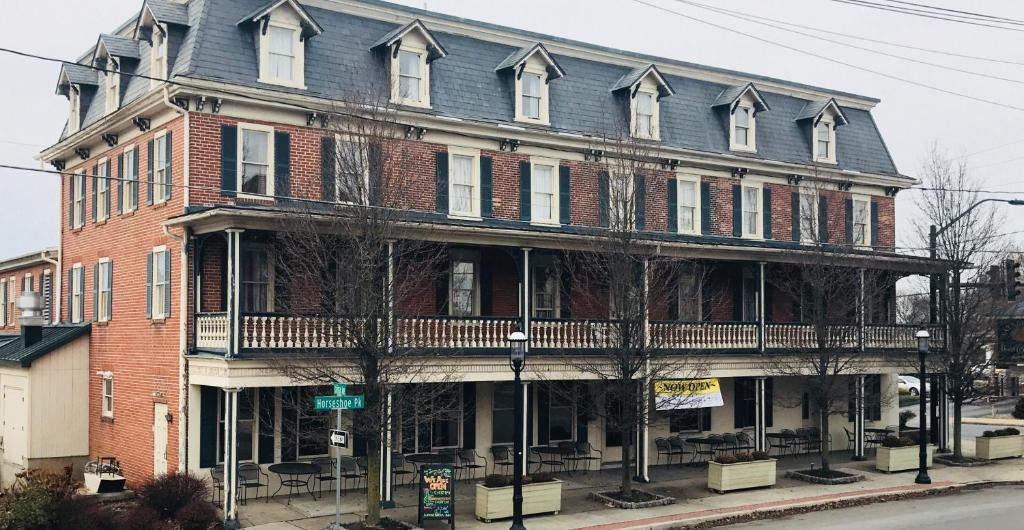 Waynebrook Inn photo