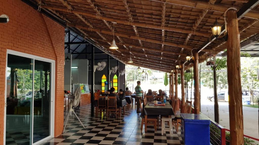 Restaurace v ubytování Baan Sang Chan 3
