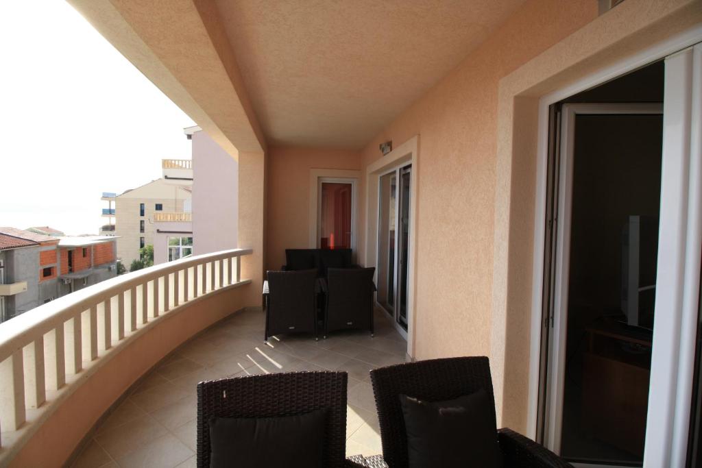 Apartment Dalmatien Traumhaus - 一居室公寓，阳台和海景