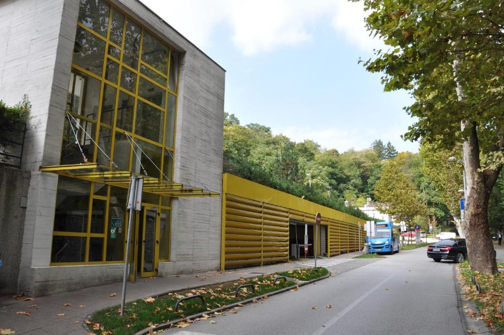 Budova, v ktorej sa apartmán nachádza