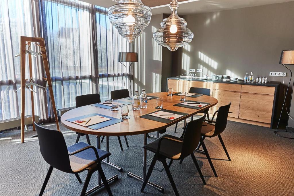 Kuchyň nebo kuchyňský kout v ubytování Steigenberger Hotel München
