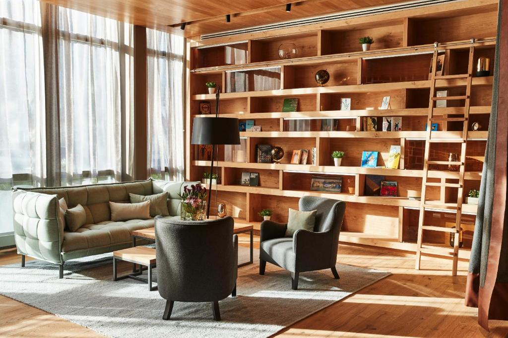 Posezení v ubytování Steigenberger Hotel München