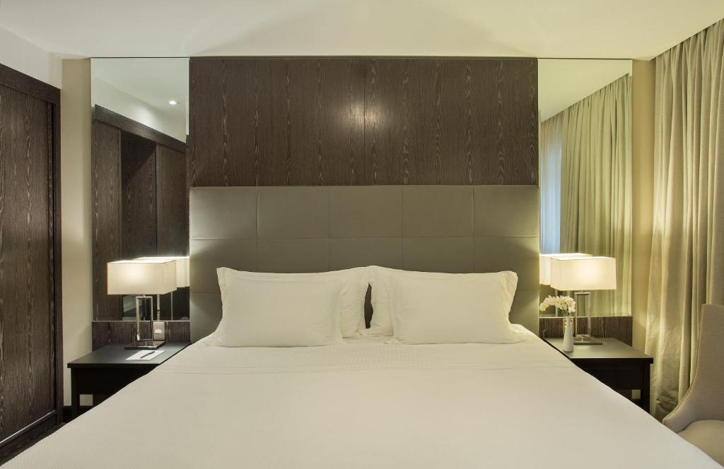 Windsor California Copacabana hotel interior