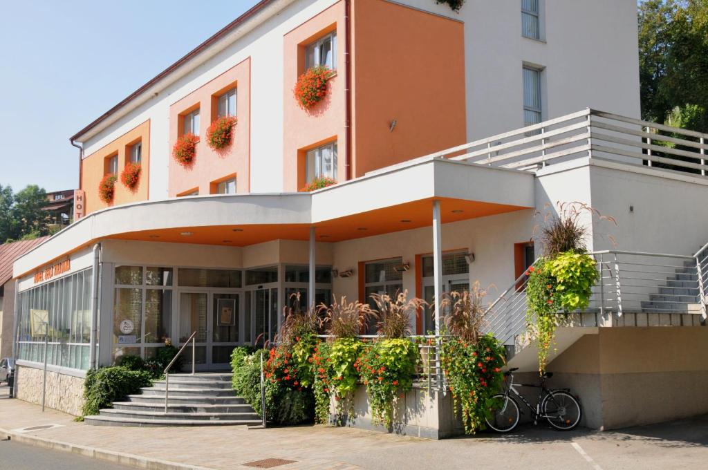 Budova, kde se hotel nachází