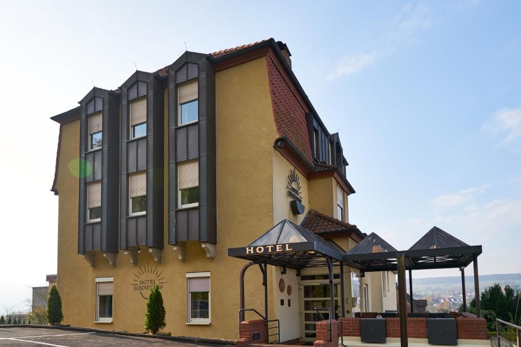 Budova, kde se hotel nachází