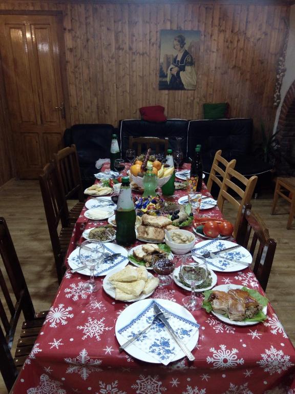 Jídlo v penzionu nebo okolí