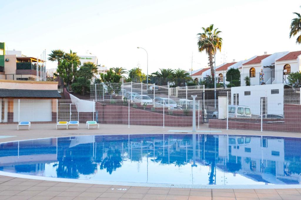 Piscina a home canarias o a prop