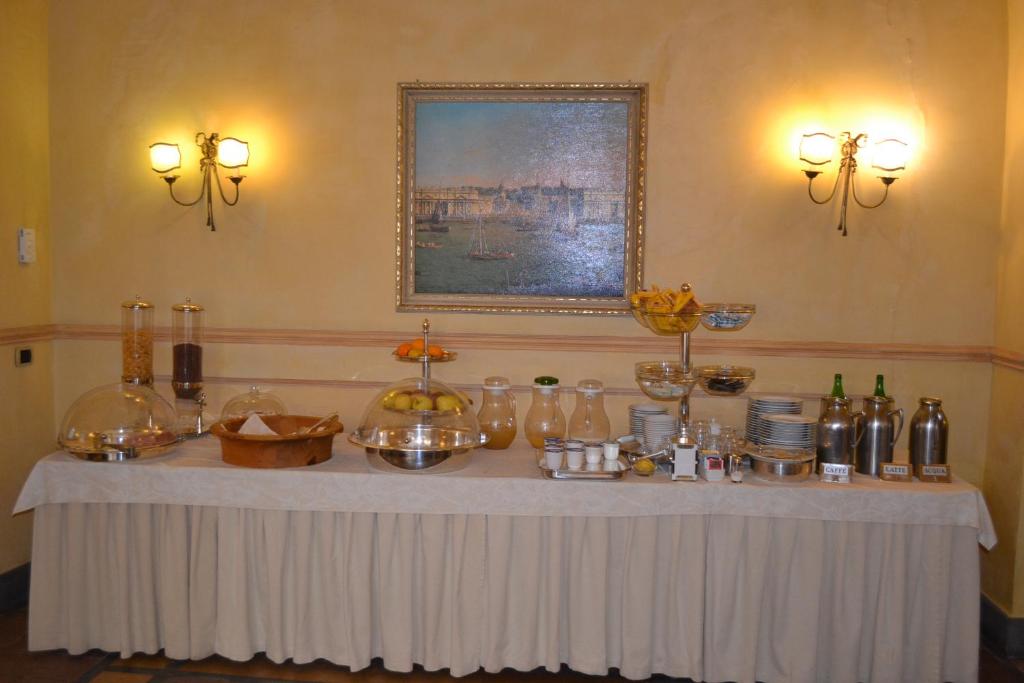 Hotel La Ville - Resim 18