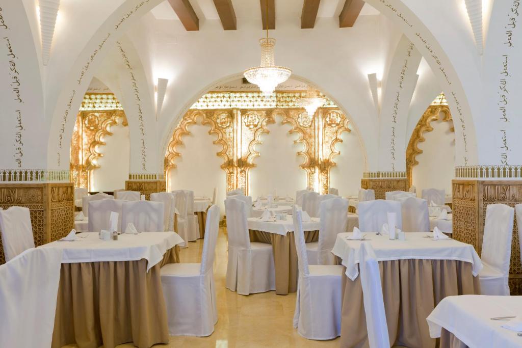 Restaurace v ubytování Hotel Carlos V