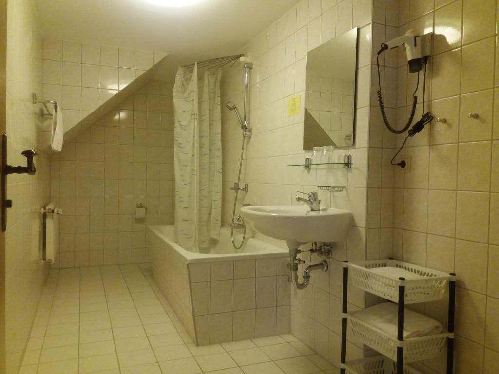 Windmühlenhof - Double Room With Extra Bed