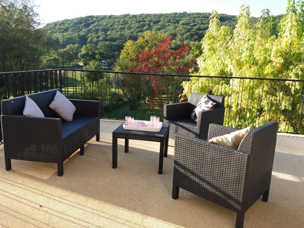 Les Trois Prunelles - Double Room With Terrace