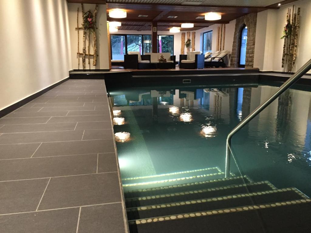 Bazén v ubytování Sonnenbichl Hotel am Rotfischbach nebo v jeho okolí