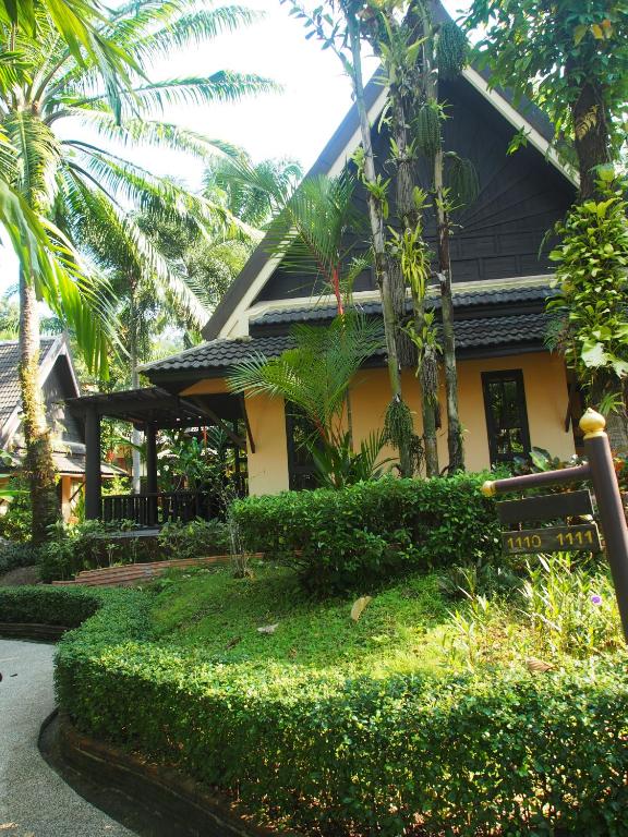 Zahrada ubytování Khaolak Palm Beach Resort