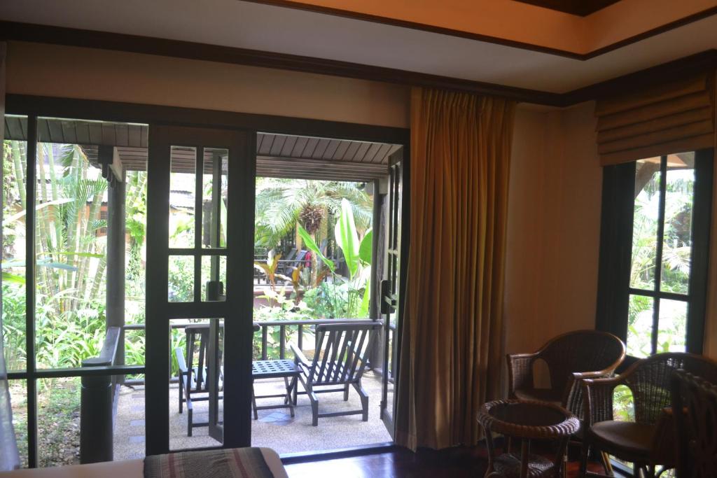 Zahrada ubytování Khaolak Palm Beach Resort