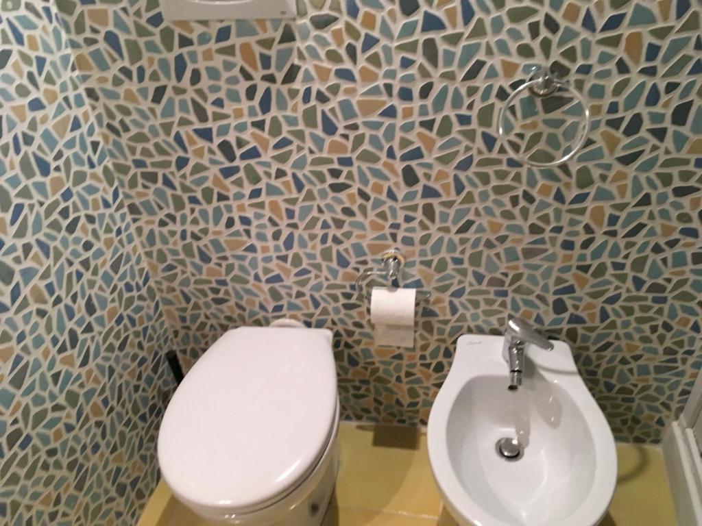Łazienka w obiekcie Cortile Azzurro
