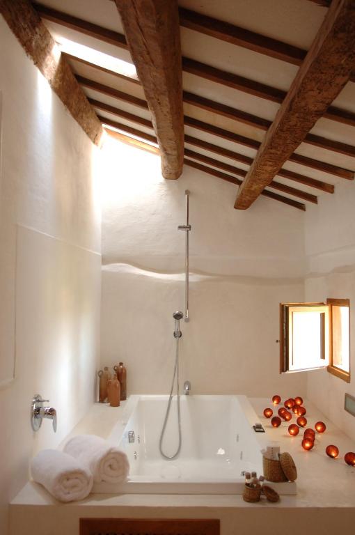 Um banheiro em Alcaufar Vell Hotel Rural & Restaurant