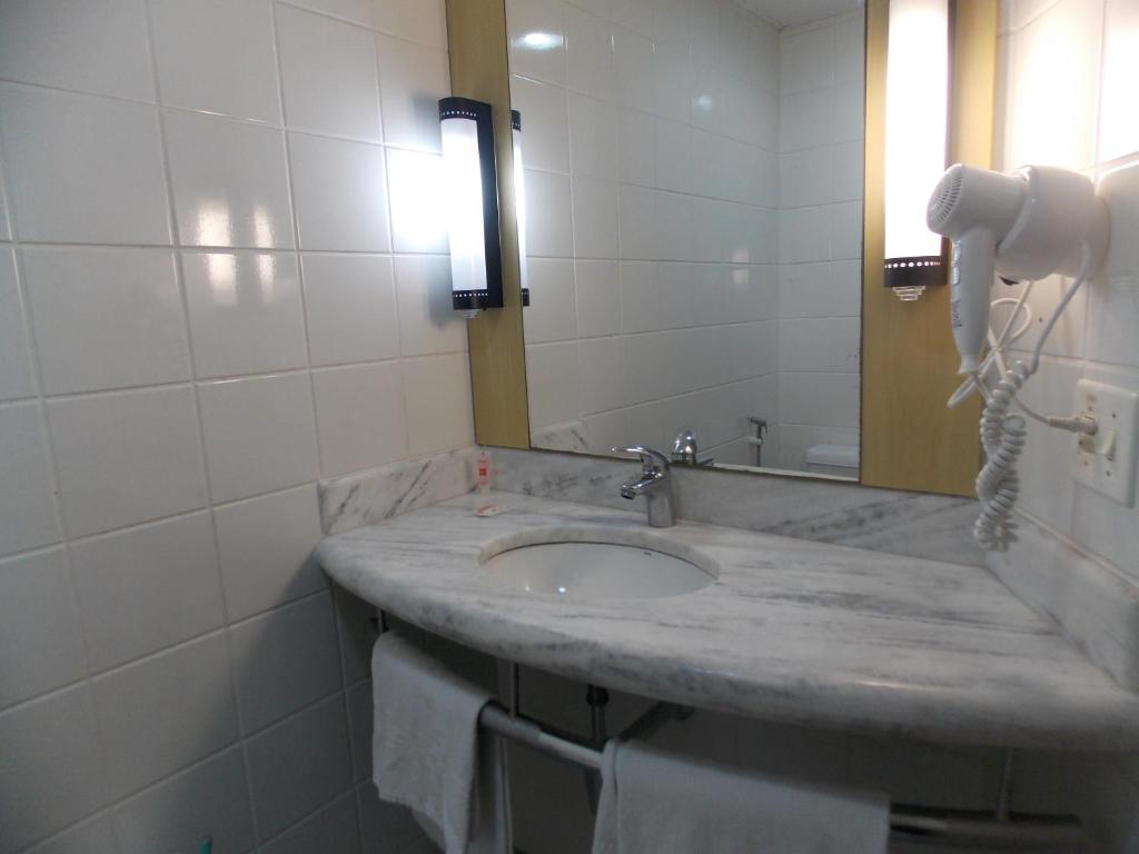  ibis Santos Gonzaga Praia