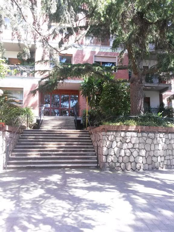Budova, v ktorej sa apartmán nachádza