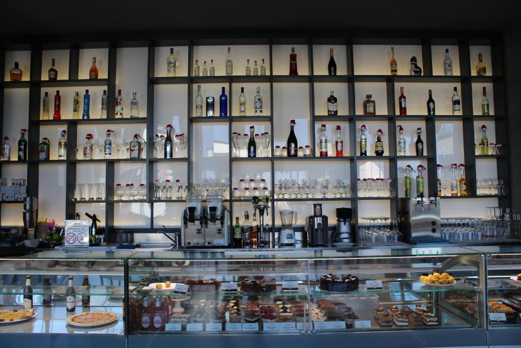 Albes Hotel - Image 3