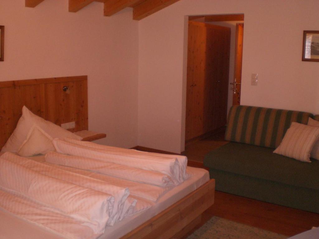 Postel nebo postele na pokoji v ubytování Pension Angern