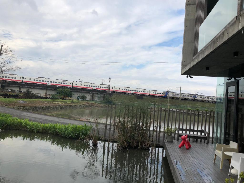 &#x6C11;&#x5BBF;&#x9644;&#x8FD1;&#x6CB3;&#x5DDD;&#x7684;&#x666F;&#x89C0;