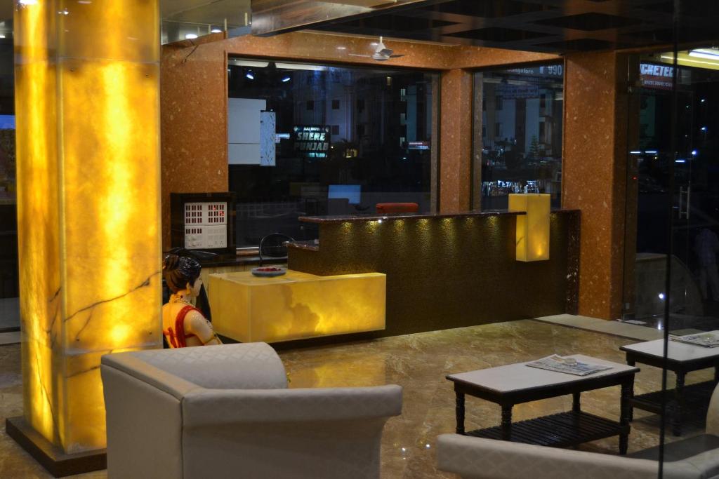 Posezení v ubytování Hotel Shanti Kamal