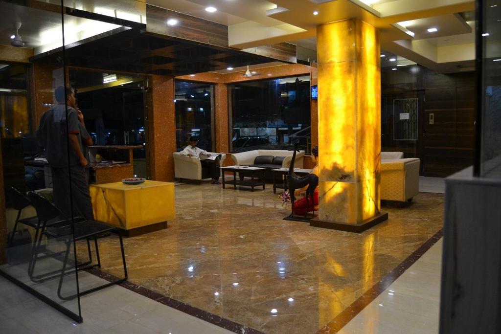 Posezení v ubytování Hotel Shanti Kamal