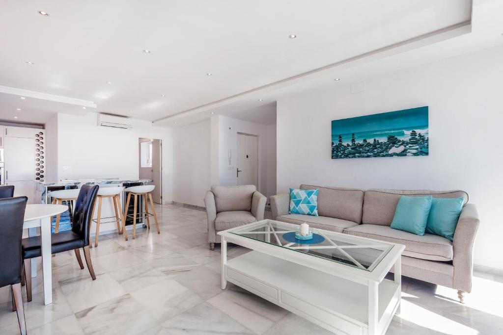 Fotografie z fotogalerie ubytování Front Line Penthouse Puerto Banus With Sea Views v destinaci Marbella
