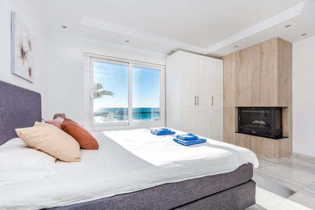 Fotografie z fotogalerie ubytování Front Line Penthouse Puerto Banus With Sea Views v destinaci Marbella