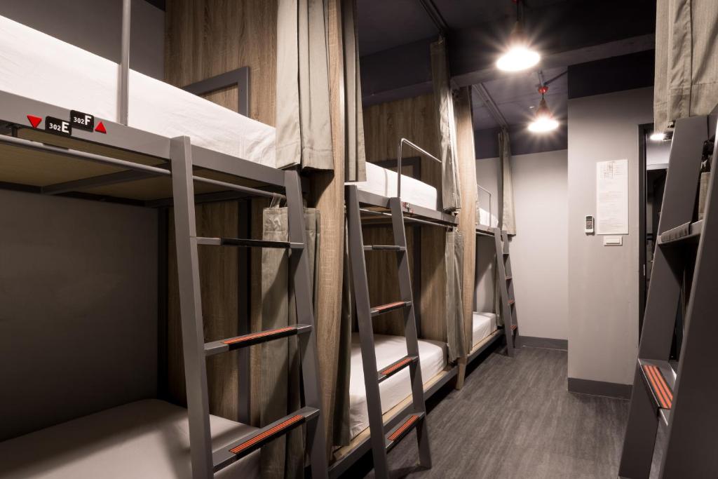 Palanda nebo palandy na pokoji v ubytování Taipei Travelers International Hostel