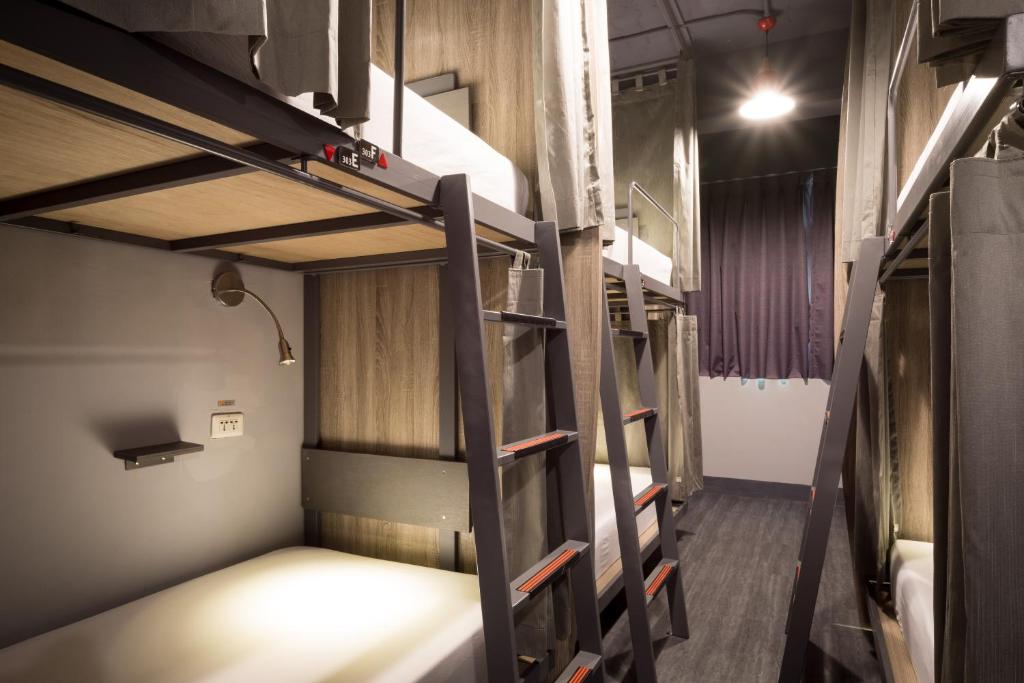 Palanda nebo palandy na pokoji v ubytování Taipei Travelers International Hostel