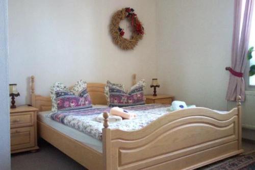 Postel nebo postele na pokoji v ubytování Hotel Gasthof zur Linde