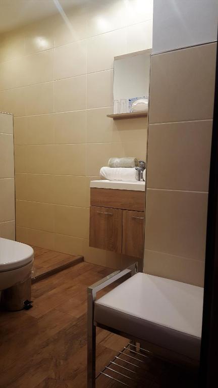 A bathroom at Gut Römerhof