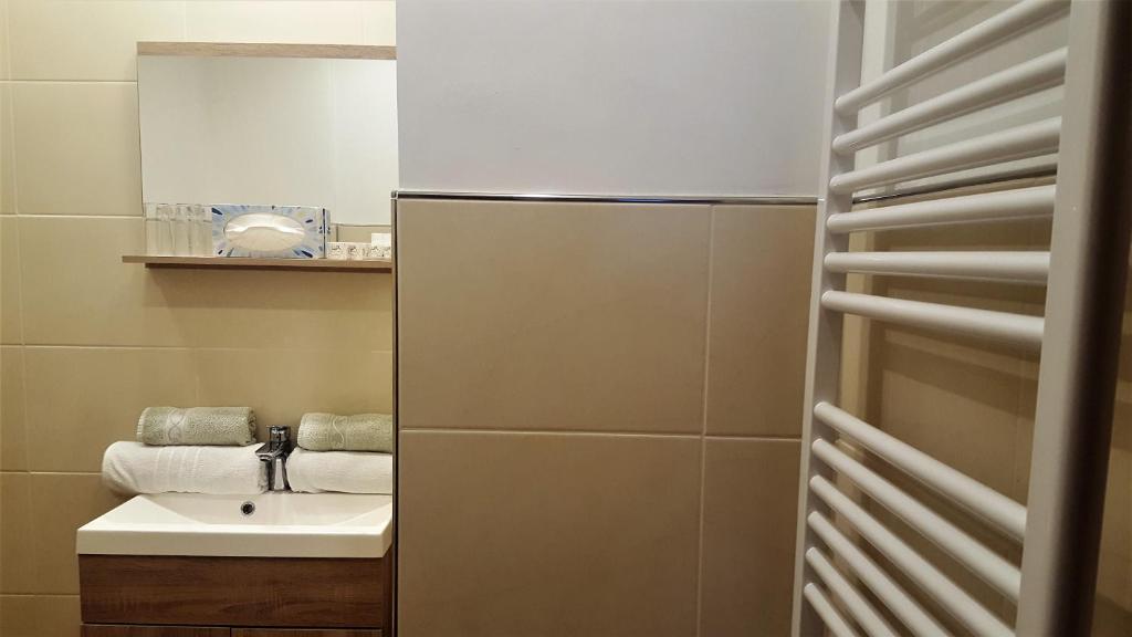 A bathroom at Gut Römerhof
