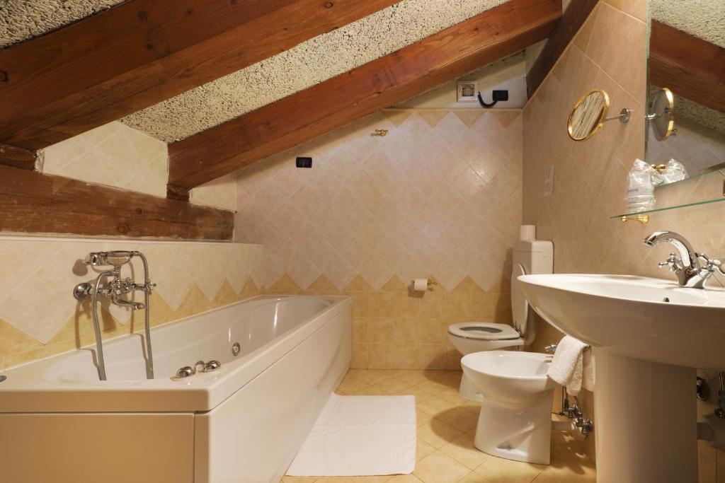 Koupelna v ubytování Hotel Cà Fiore