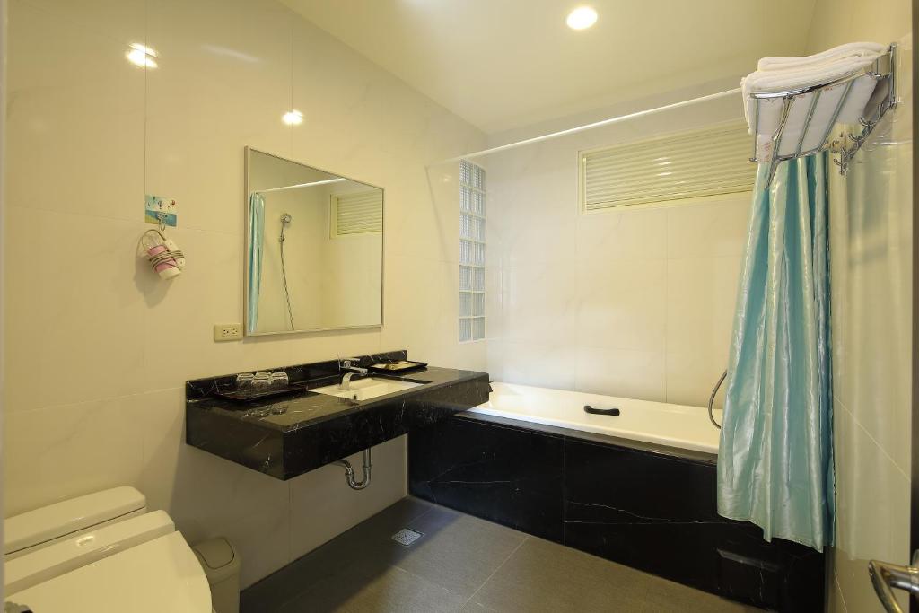 Yuli Rainbow Bridge Bed & Breakfast - Classic Quadruple Room