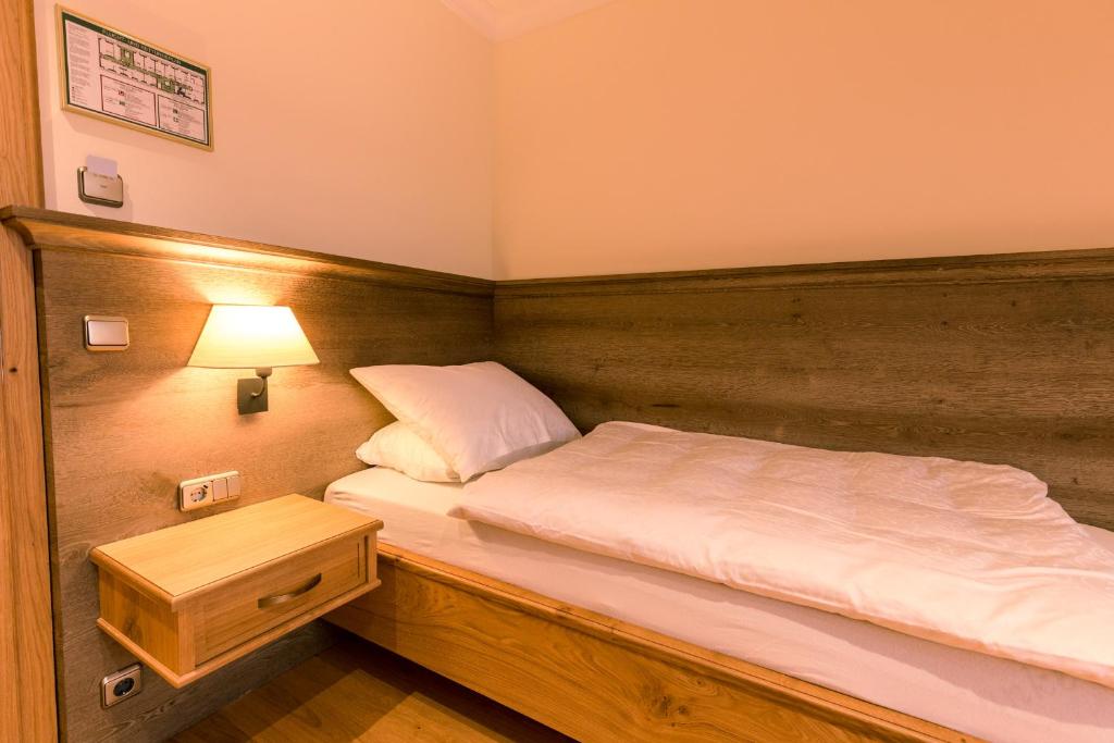 Hotel & Gaststätte zum Erdinger Weißbräu - Resim 11