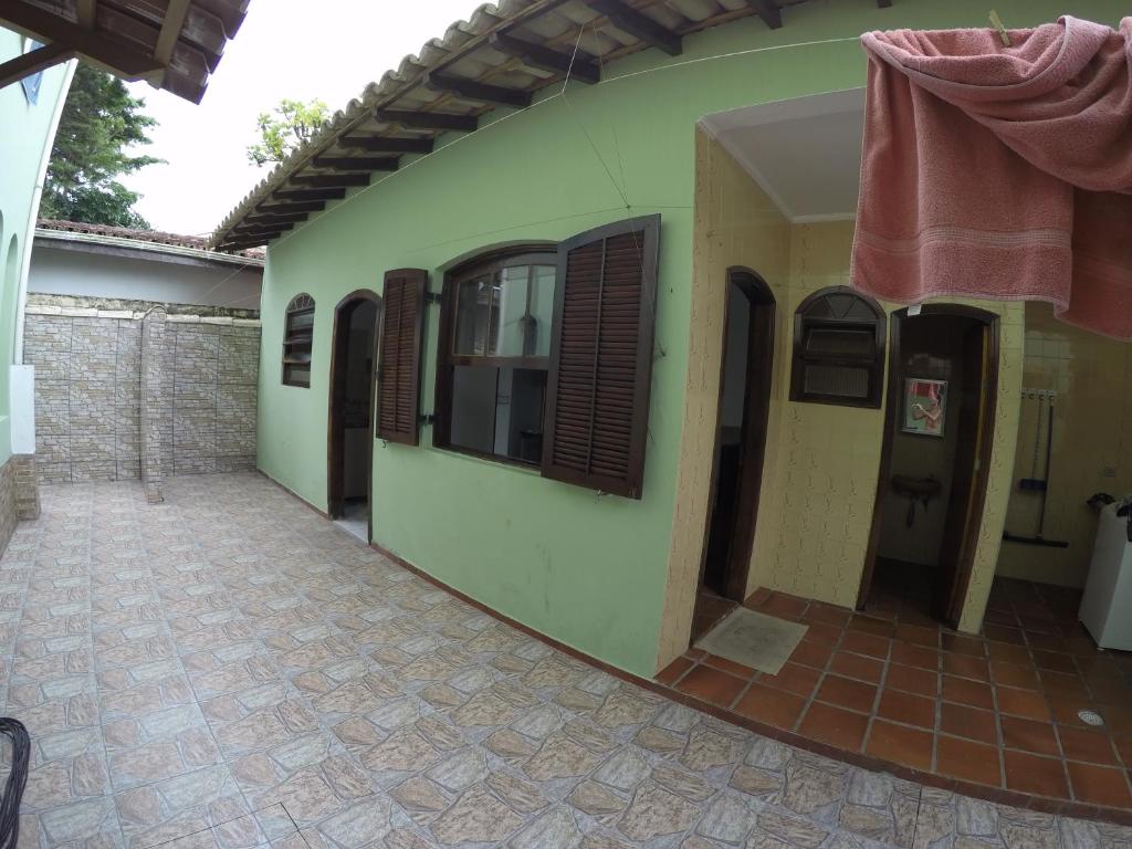  EDÍCULA 3 CÔMODOS-Enseada