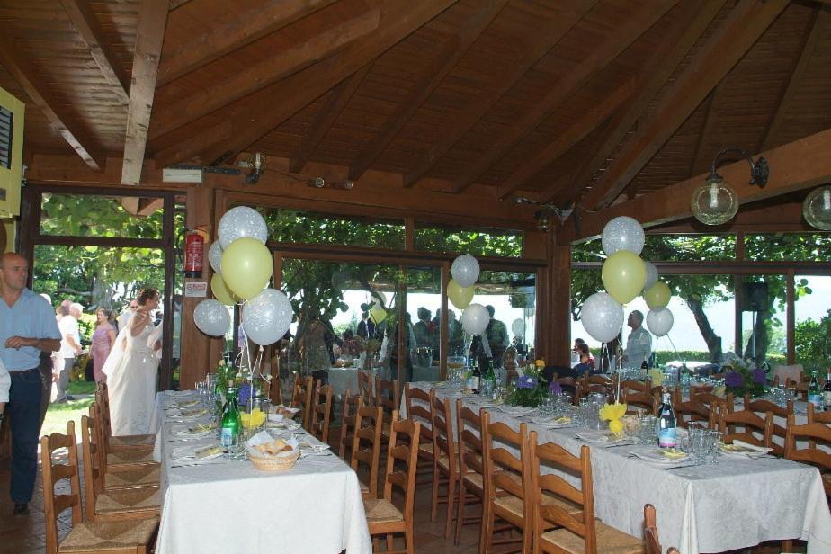A restaurant or other place to eat at Agriturismo Monterosso