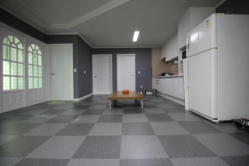 House of Forest - Two-Bedroom Townhouse