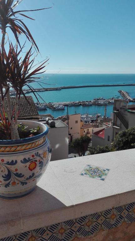 A general sea view or a sea view taken from Az apartmant